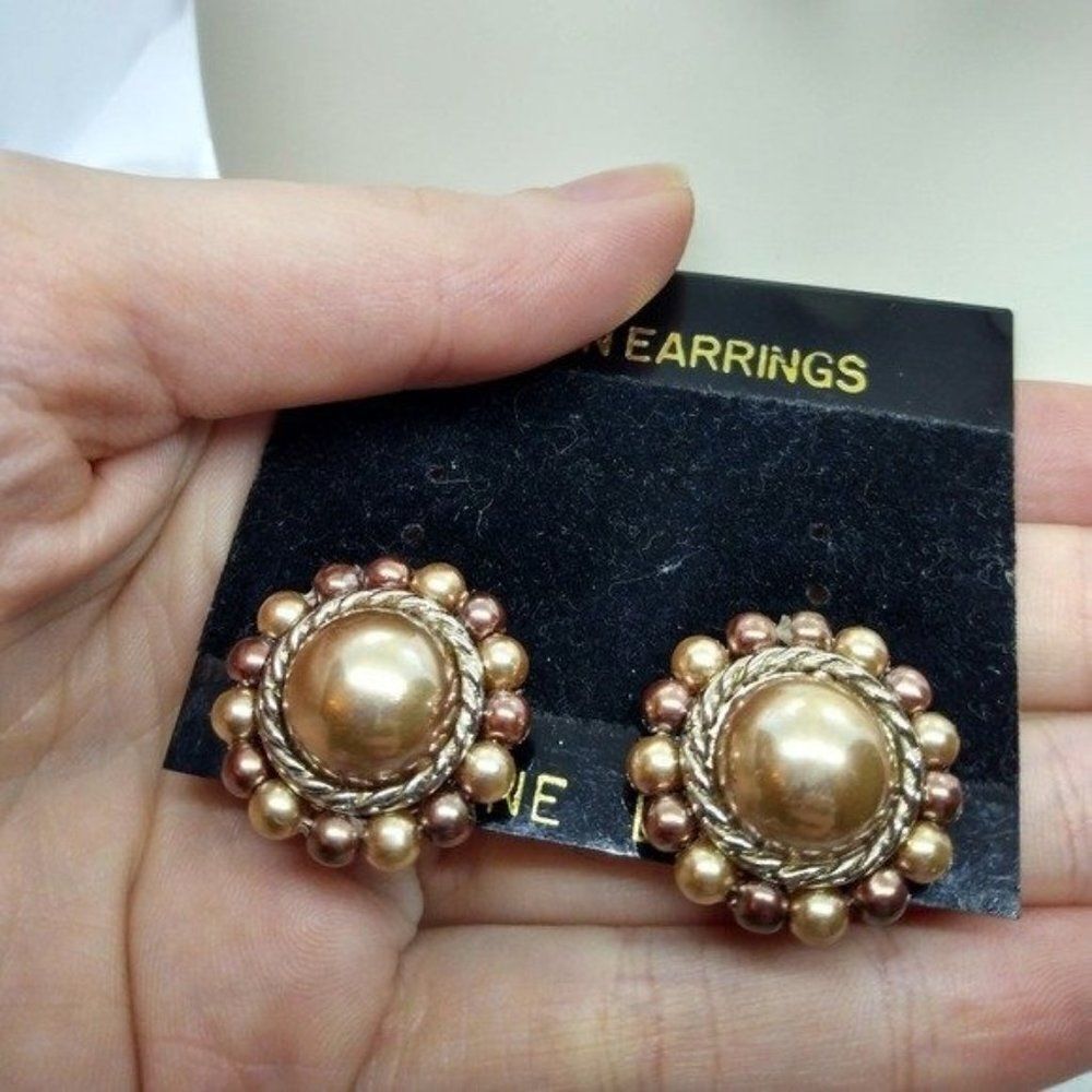 Champagne‎ authentic lucite antique clip on earrings